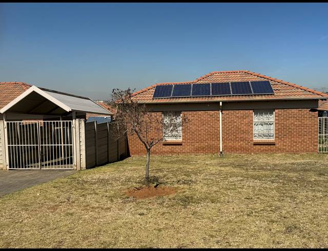 2 BEDROOM HOUSE FOR SALE IN THATCH HILL ESTATE